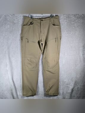Baerskin Tactical Cargo Pants Mens Size XL Extra Large Softshell Stretch Beige